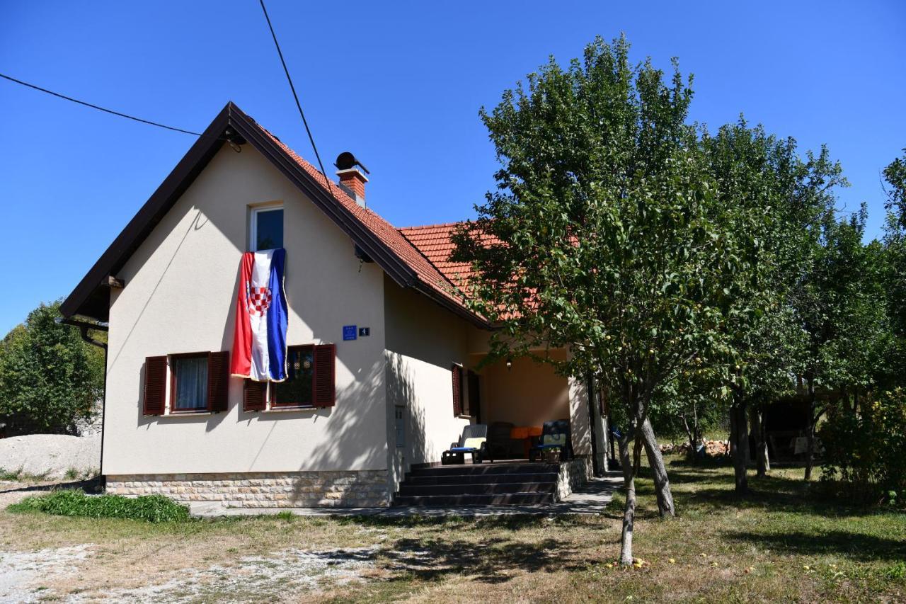 Holiday Home Matan Saborsko ภายนอก รูปภาพ