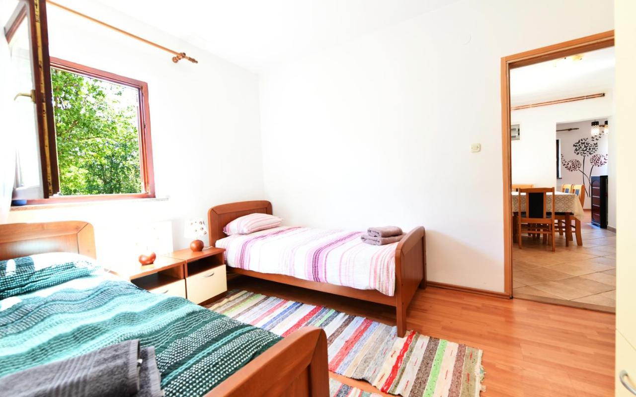 Holiday Home Matan Saborsko ภายนอก รูปภาพ